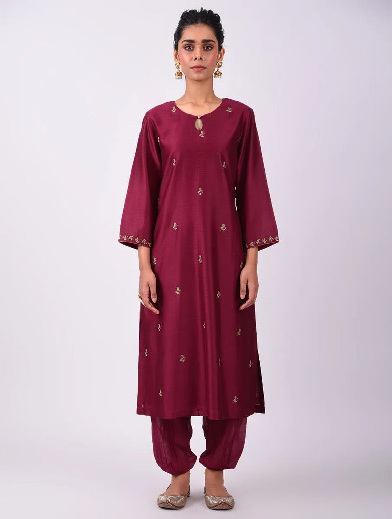 Surkh Maroon Chanderi Embroidered Kurta Set