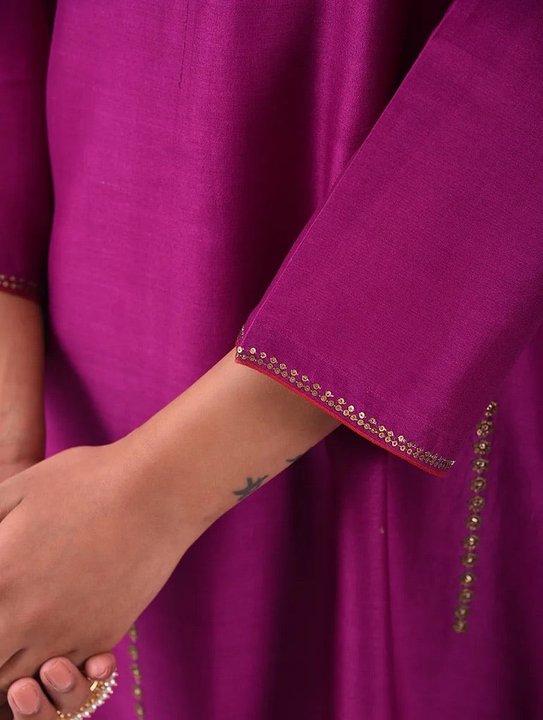 Surkh Magenta Chanderi Embroidered Kurta Set