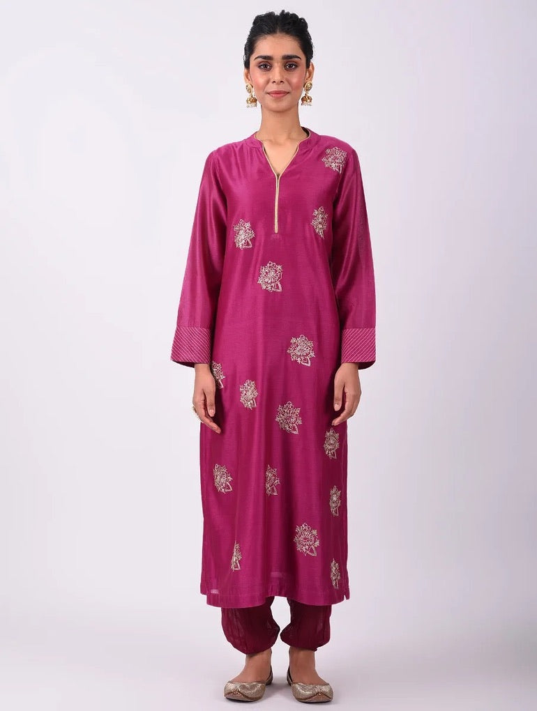 Surkh Fuchsia Chanderi Embroidered Kurta Set