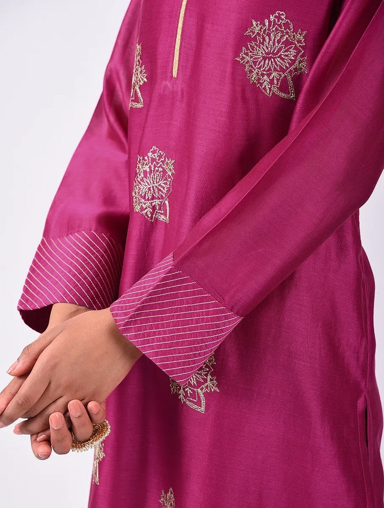 Surkh Fuchsia Chanderi Embroidered Kurta Set