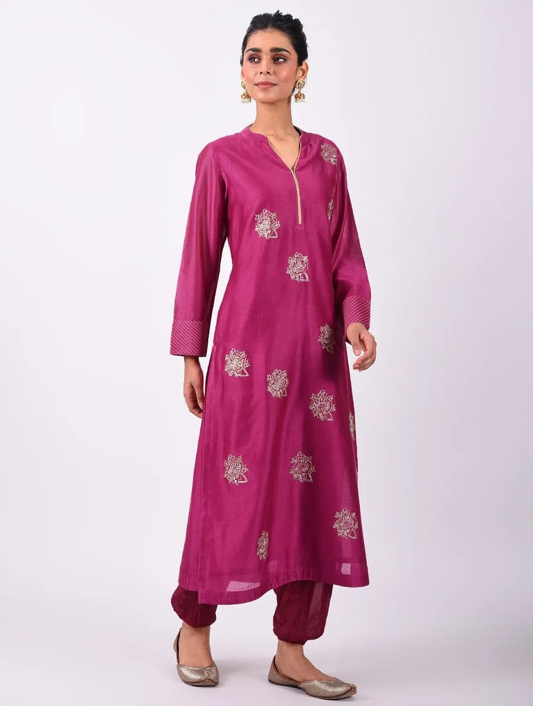 Surkh Fuchsia Chanderi Embroidered Kurta Set
