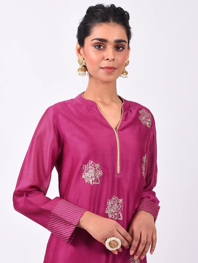 Surkh Fuchsia Chanderi Embroidered Kurta Set