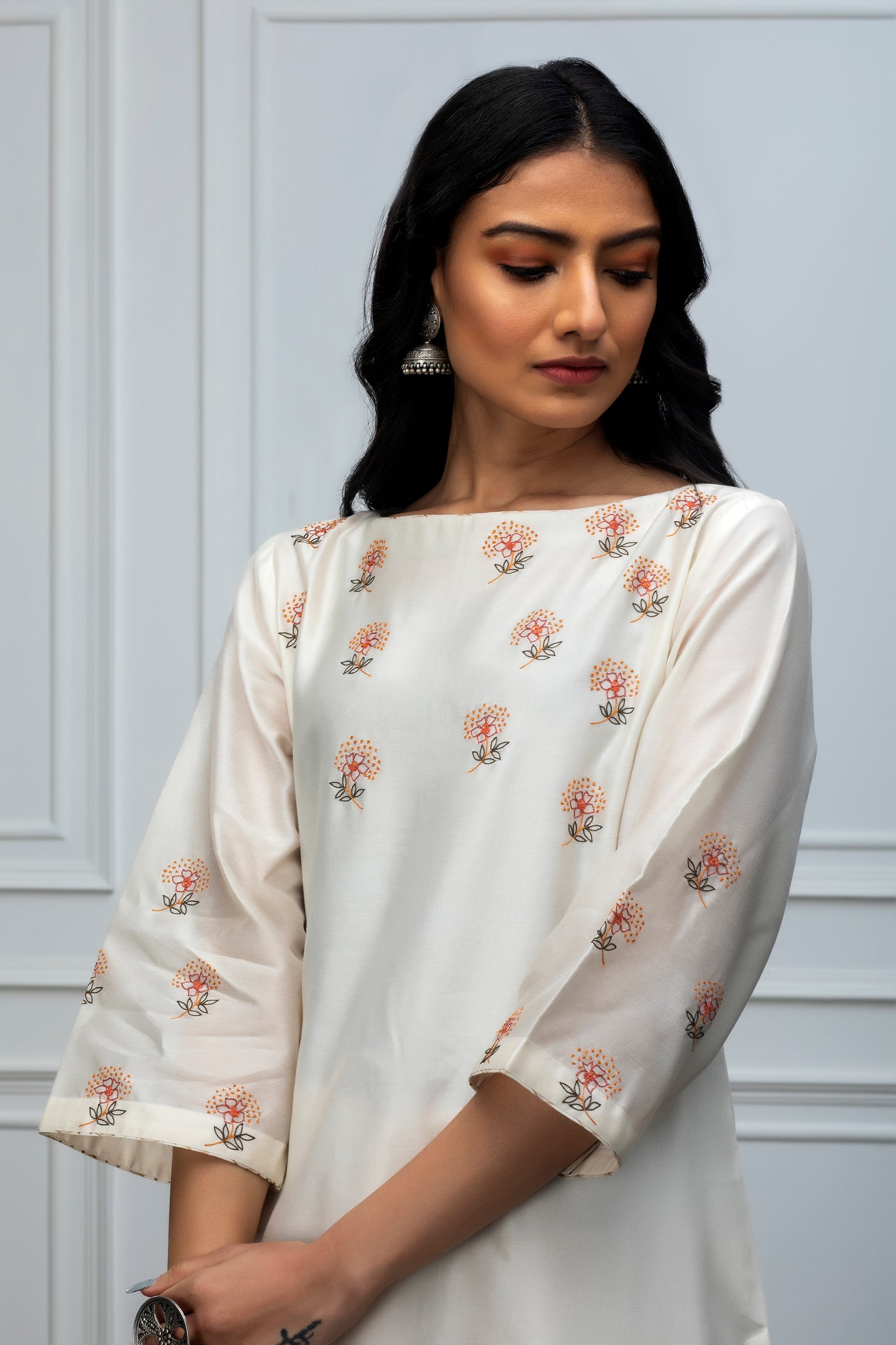 Ishaya Off White Hand Embroidered Kurta Set