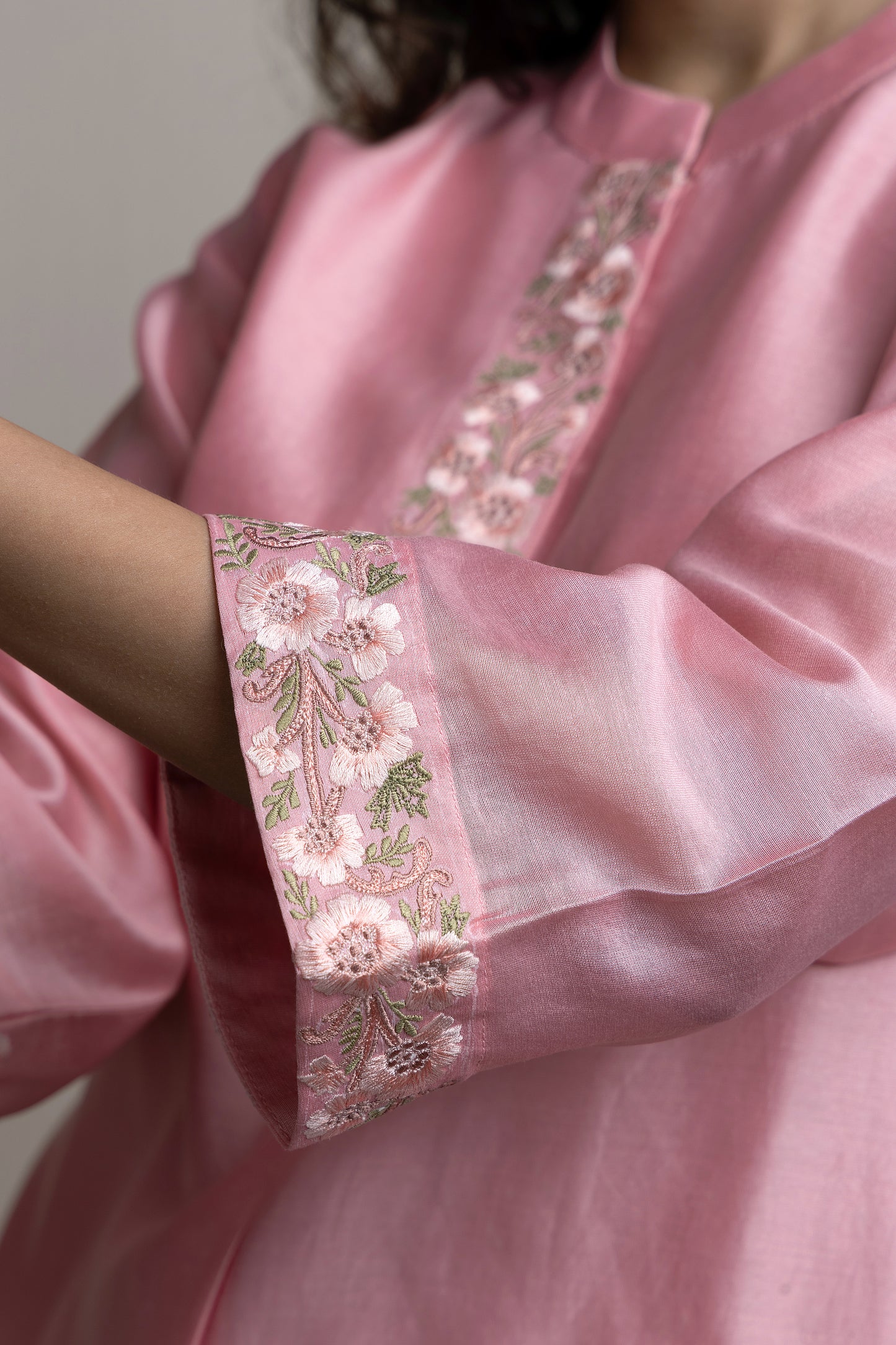 Nakkashi Pink Chanderi Embroidered Kurta Set