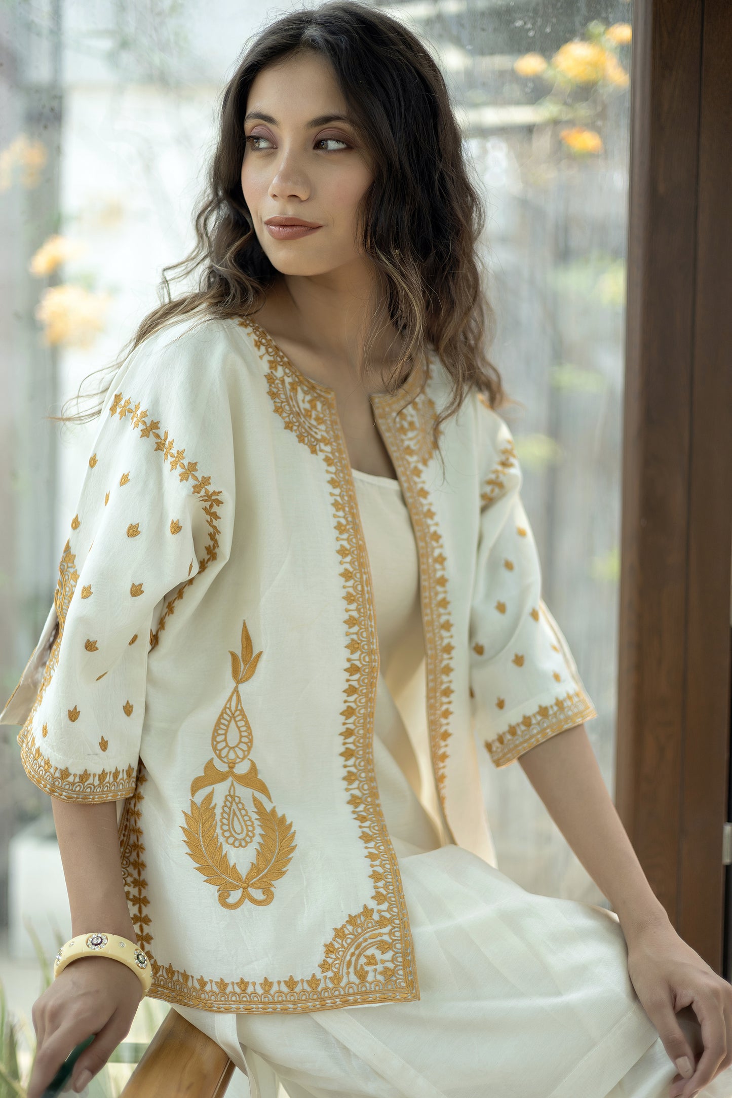 Nakkashi Off White Chanderi Embroidered Set