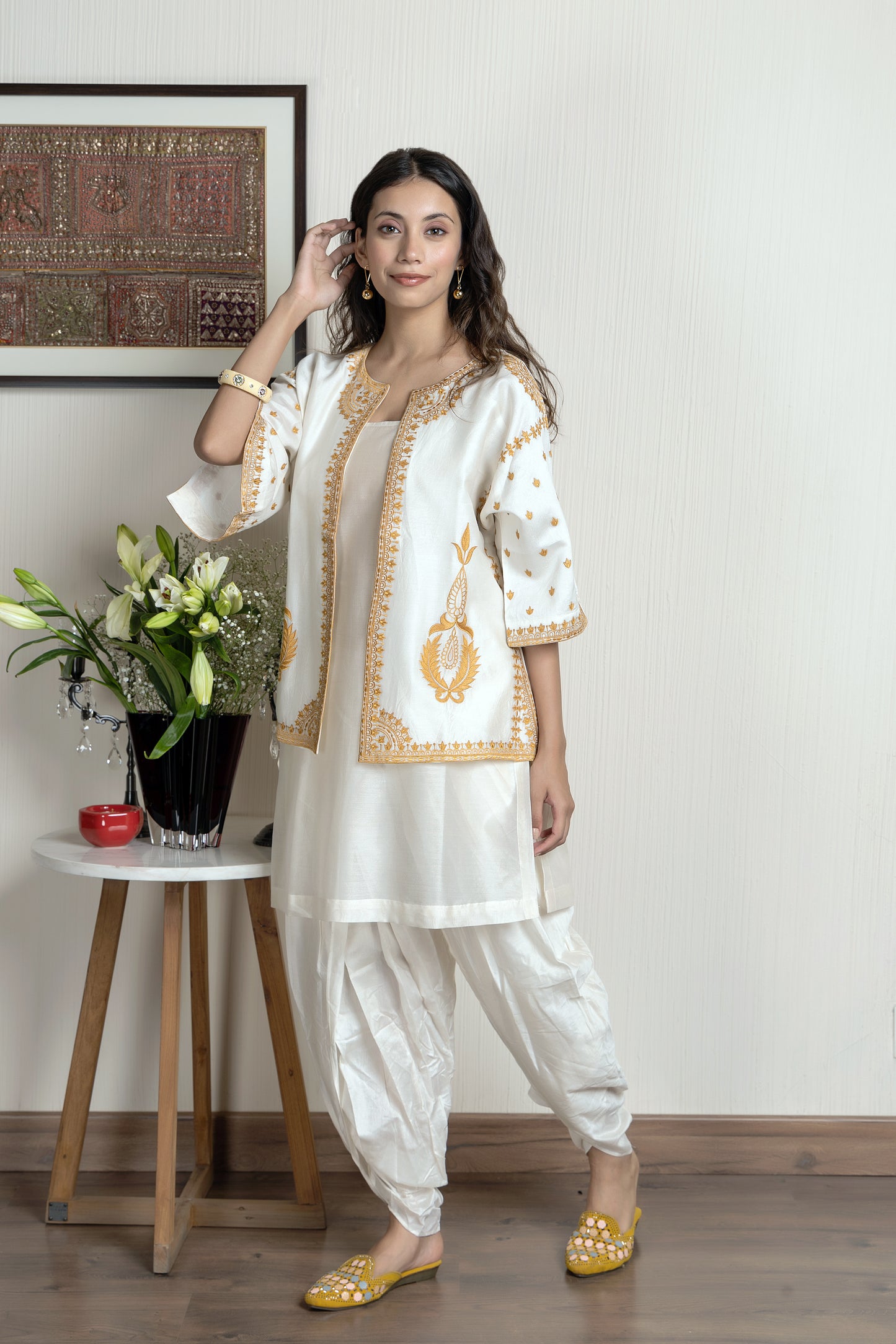 Nakkashi Off White Chanderi Embroidered Set