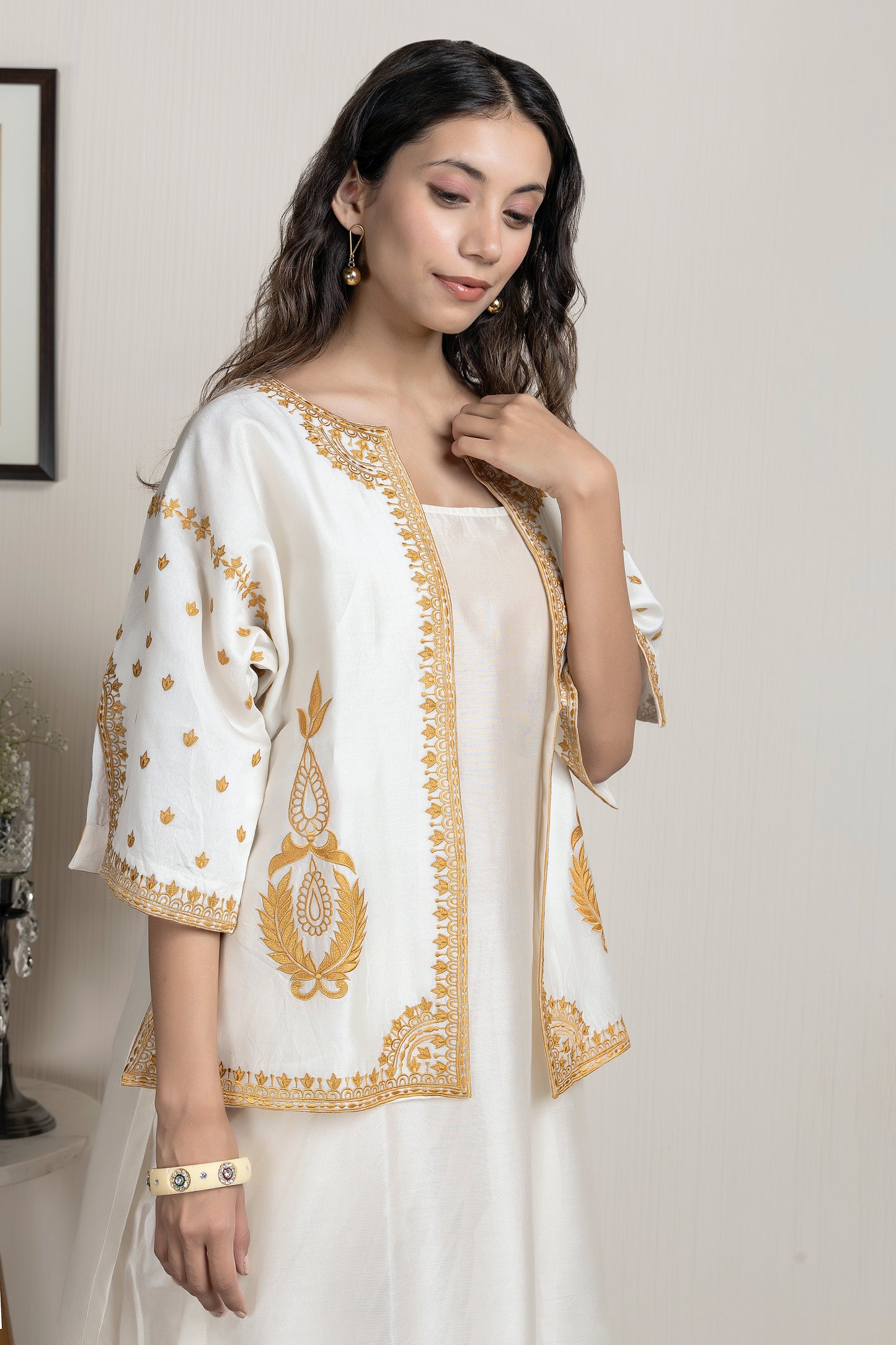 Nakkashi Off White Chanderi Embroidered Set
