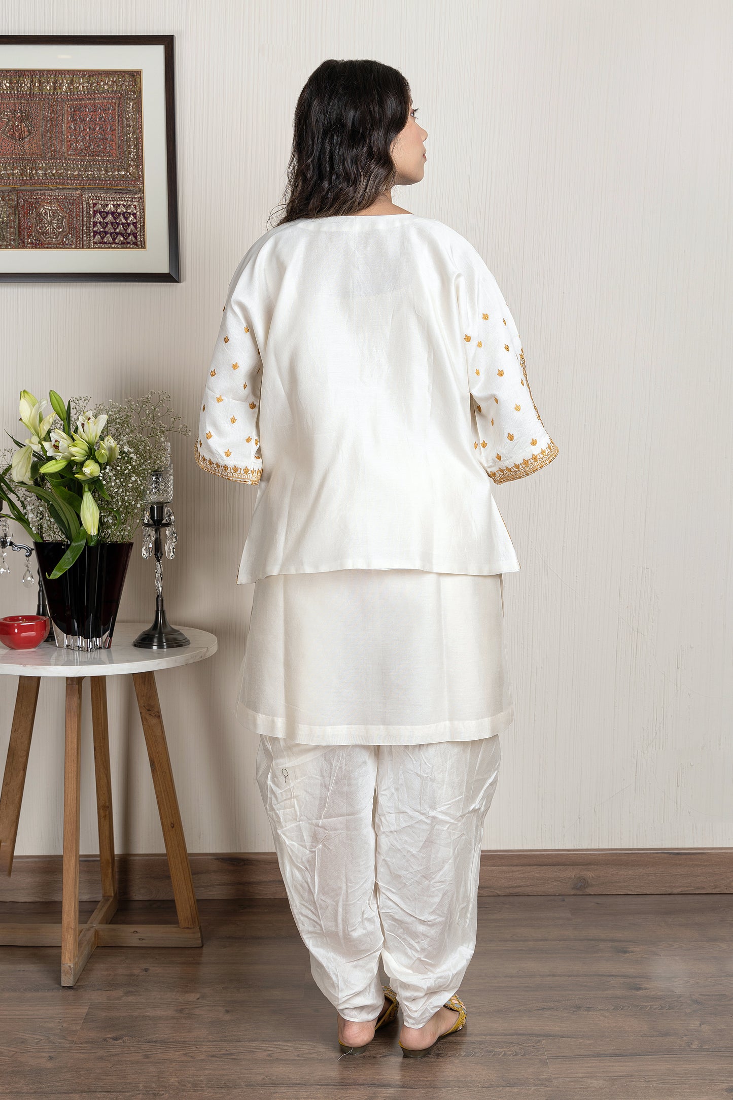 Nakkashi Off White Chanderi Embroidered Set