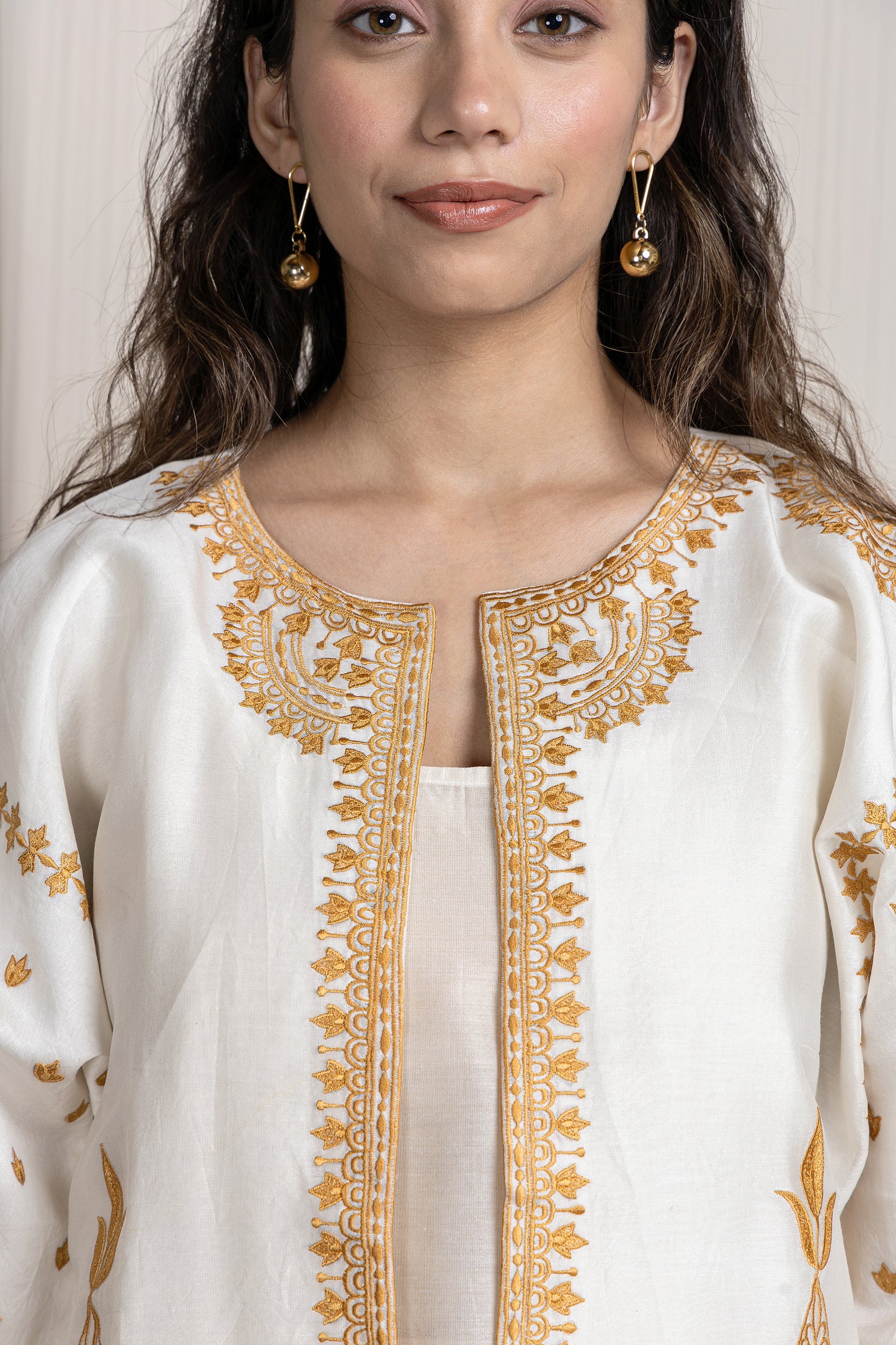Nakkashi Off White Chanderi Embroidered Set
