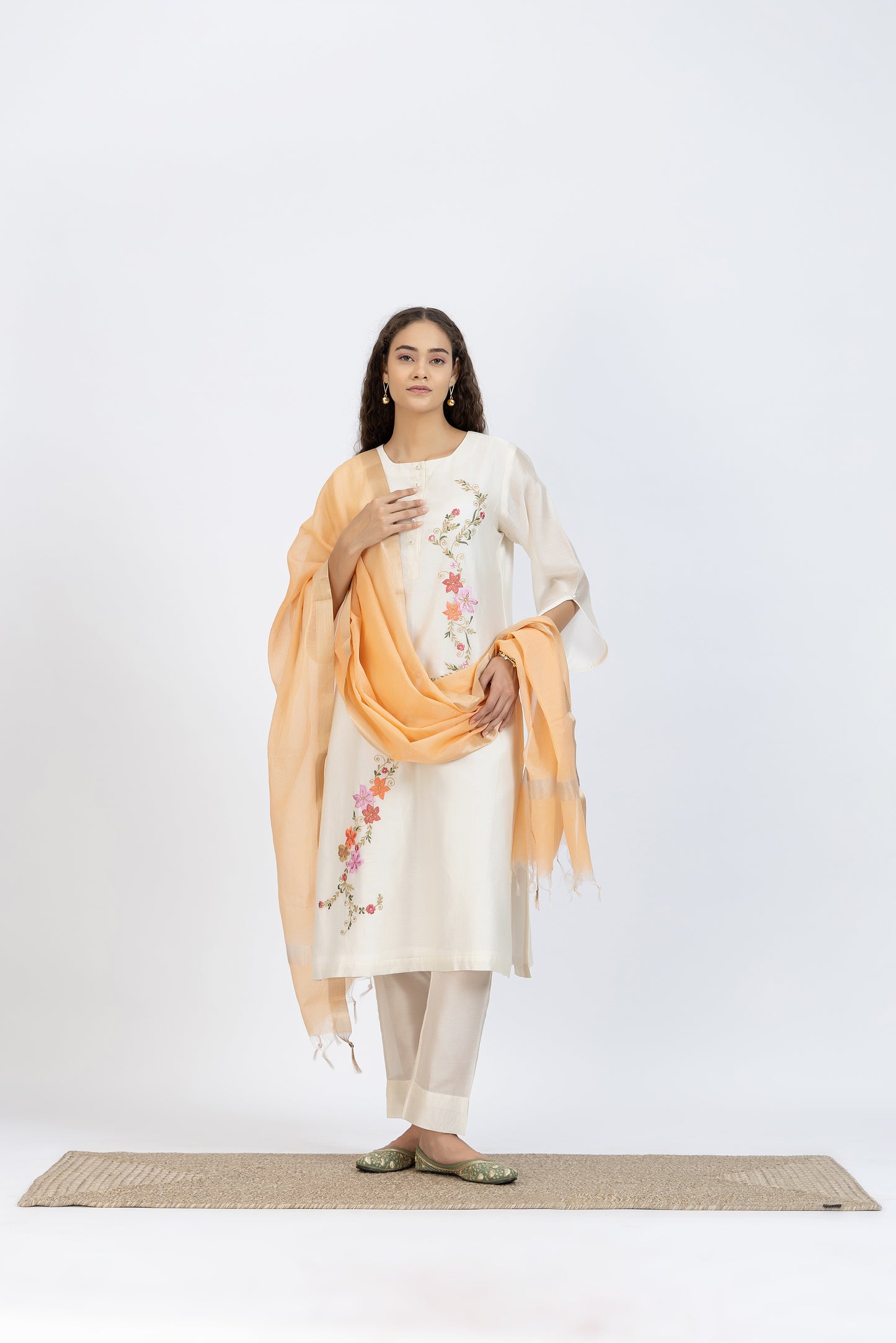 Bageecha Off White Chanderi Embroidered Kurta Set