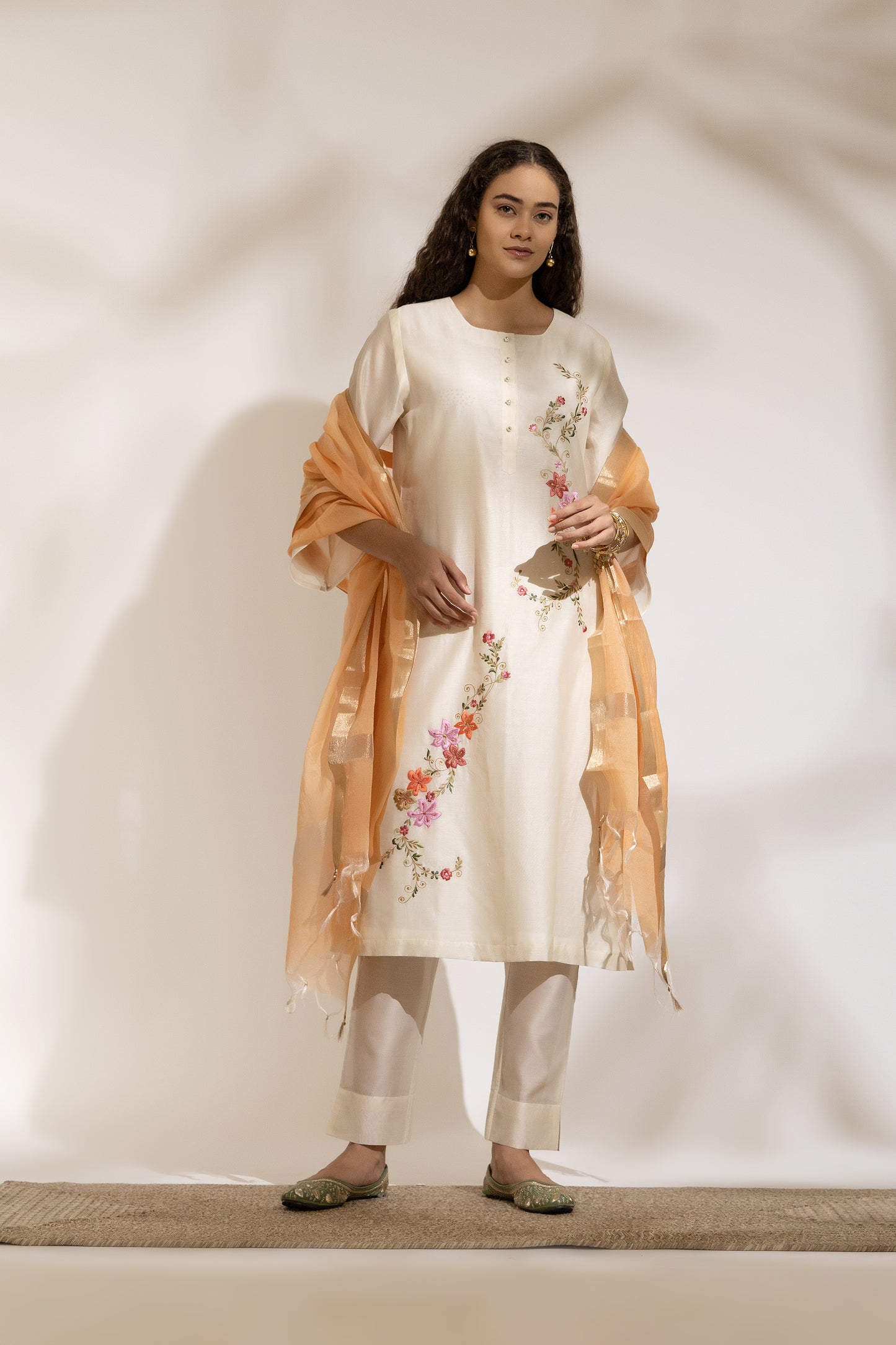 Bageecha Off White Chanderi Embroidered Kurta Set