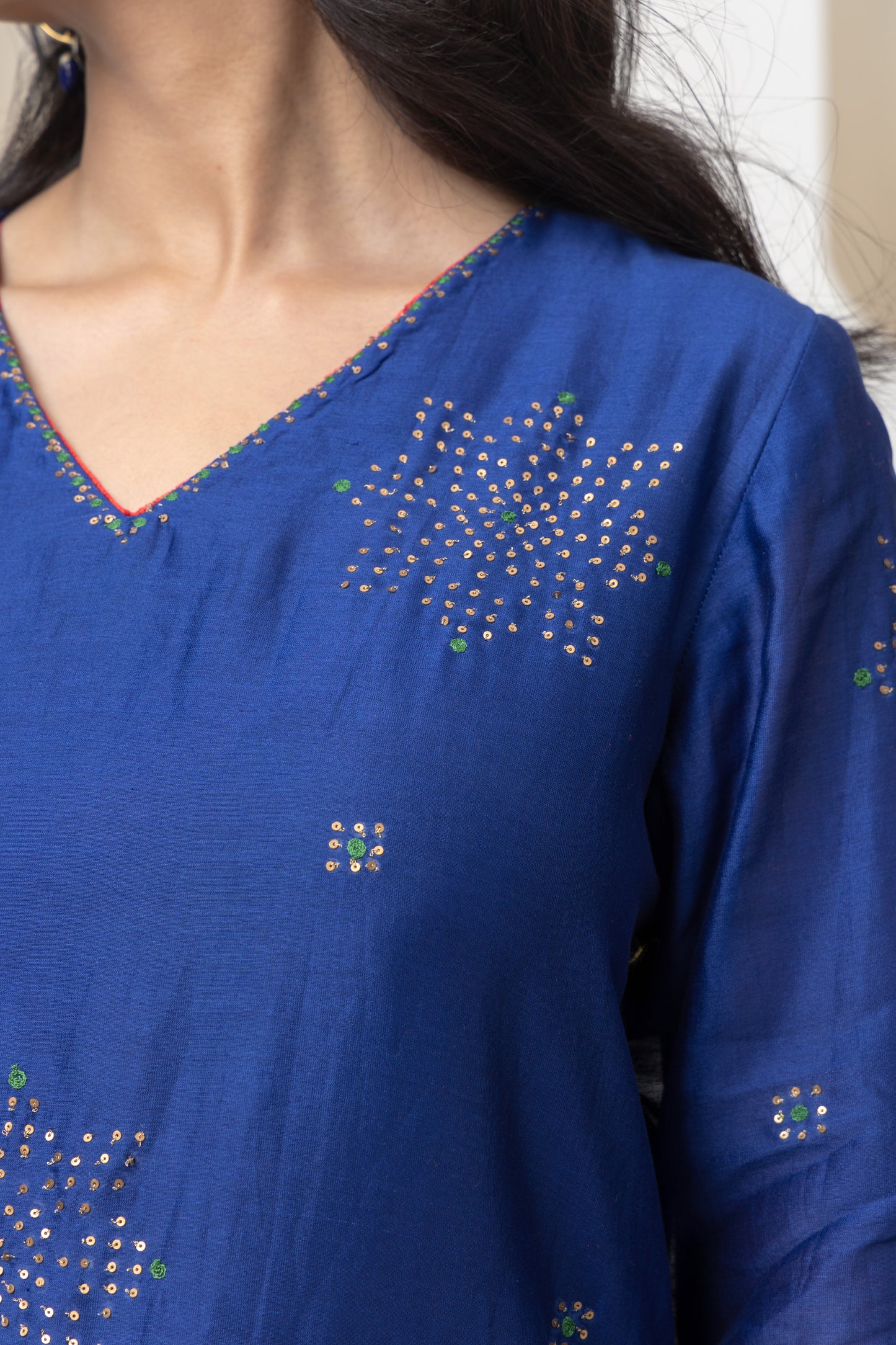 Taara Navy Blue Hand Embroidered Kurta Set