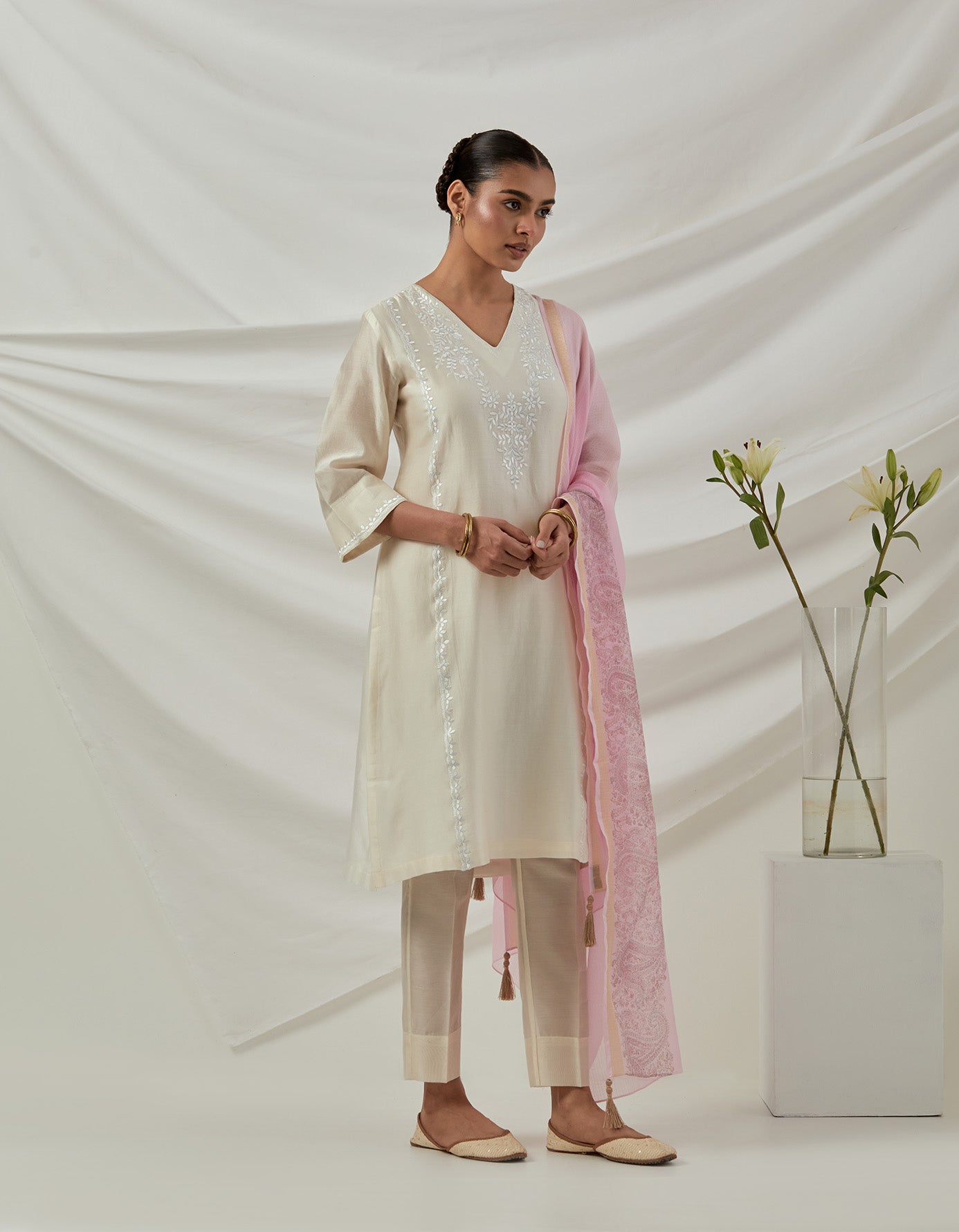 Rit Off White Chanderi Embroidered Kurta Set