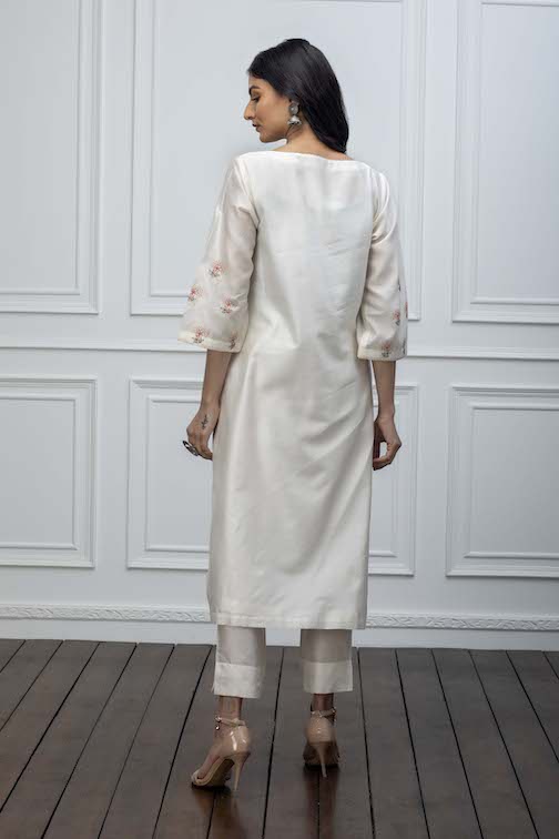 Ishaya Off White Hand Embroidered Kurta Set
