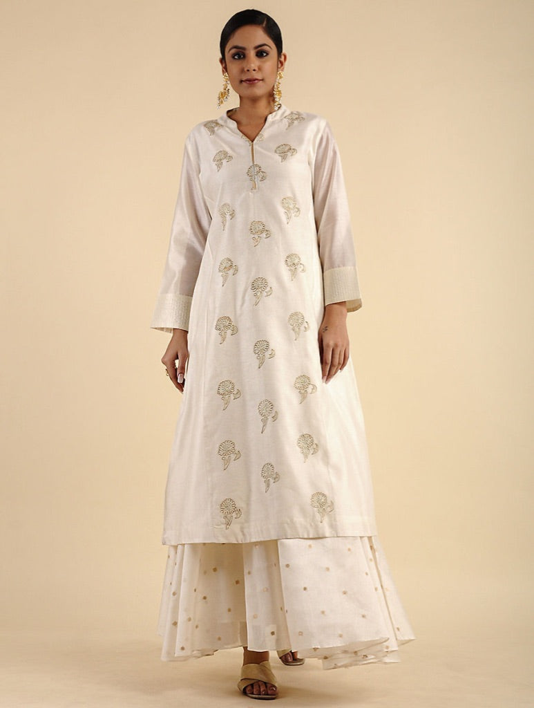 Lyrical Chanderi Off White Embroidered Kurta Set